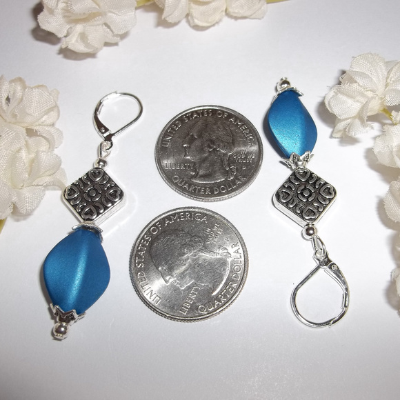 Long Blue & Silver Statement Earring Set Fashion Jewelry Accessory Gift NWT 4745 - Picture 8 of 10